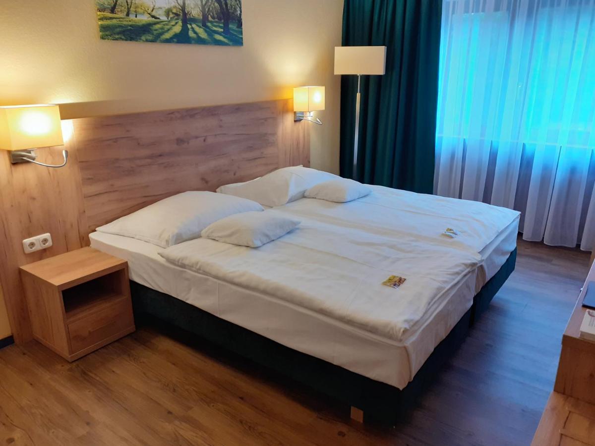 Land-Gut-Hotel Zum Alten Forsthaus - Aufladestation Fuer Elektroautos Hürtgenwald Dış mekan fotoğraf