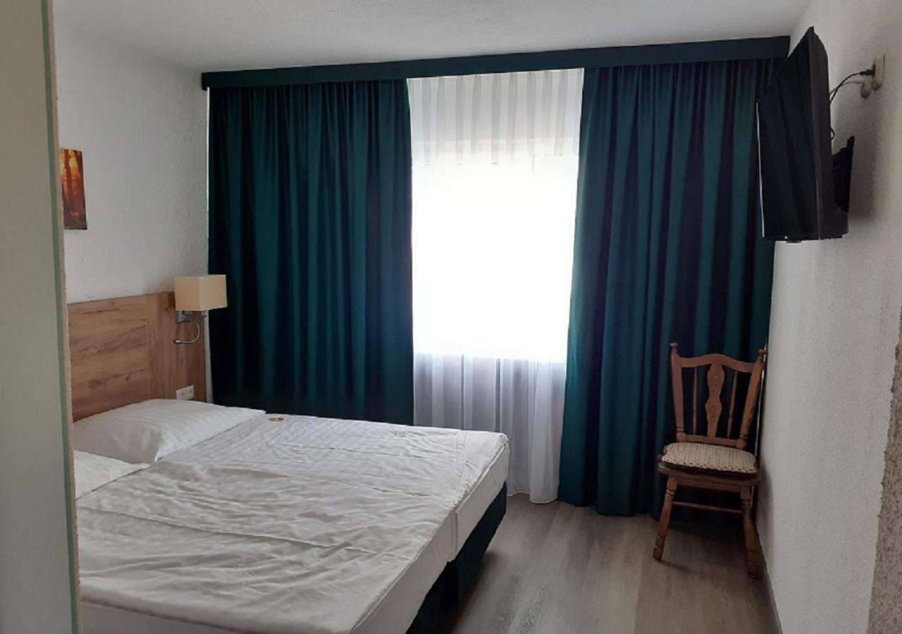 Land-Gut-Hotel Zum Alten Forsthaus - Aufladestation Fuer Elektroautos Hürtgenwald Dış mekan fotoğraf
