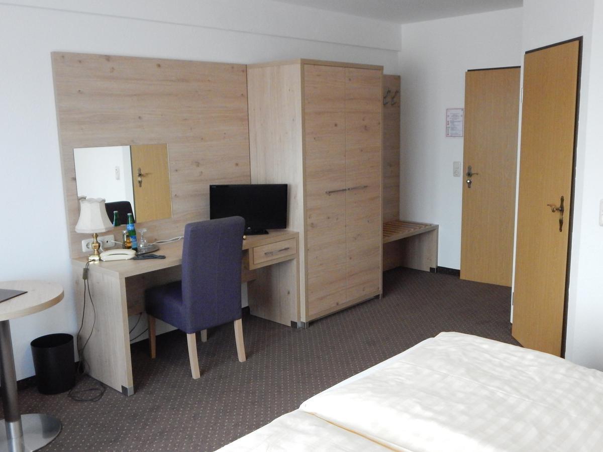 Land-Gut-Hotel Zum Alten Forsthaus - Aufladestation Fuer Elektroautos Hürtgenwald Dış mekan fotoğraf