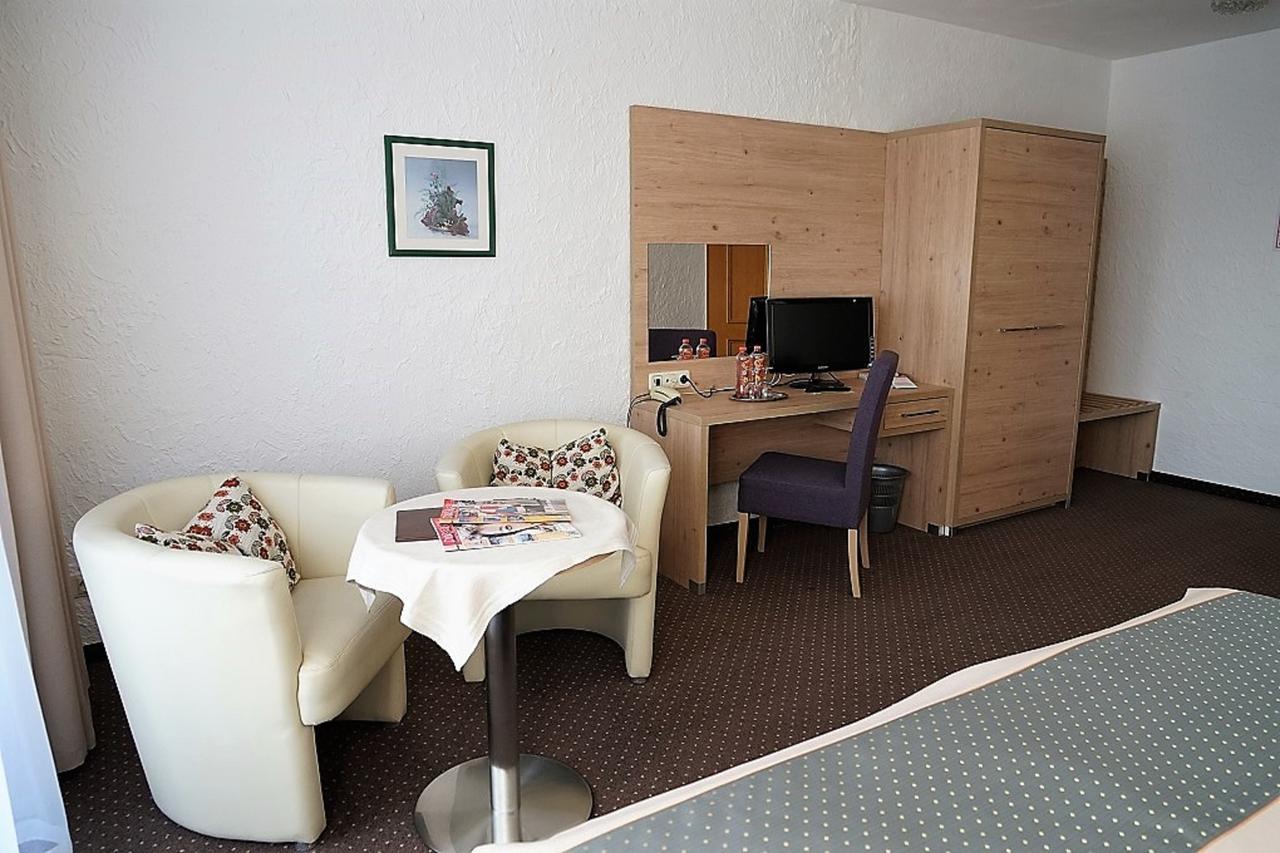 Land-Gut-Hotel Zum Alten Forsthaus - Aufladestation Fuer Elektroautos Hürtgenwald Dış mekan fotoğraf
