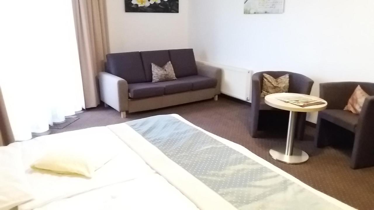 Land-Gut-Hotel Zum Alten Forsthaus - Aufladestation Fuer Elektroautos Hürtgenwald Dış mekan fotoğraf